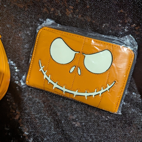 Exclusive Nightmare Before Christmas Glow in the dark Crossbody Bag & Wallet. - Picture 3 of 8